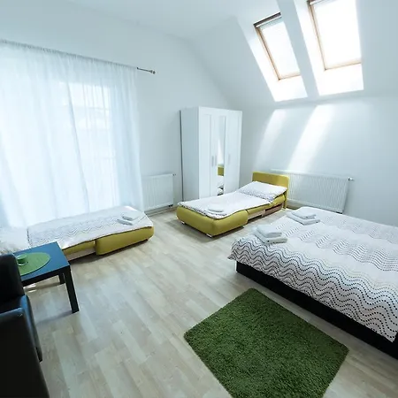 Apartman Lahovice, *