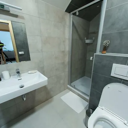 Lahovice, Apartman *