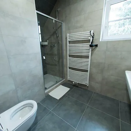 Lahovice, Appartement Praag